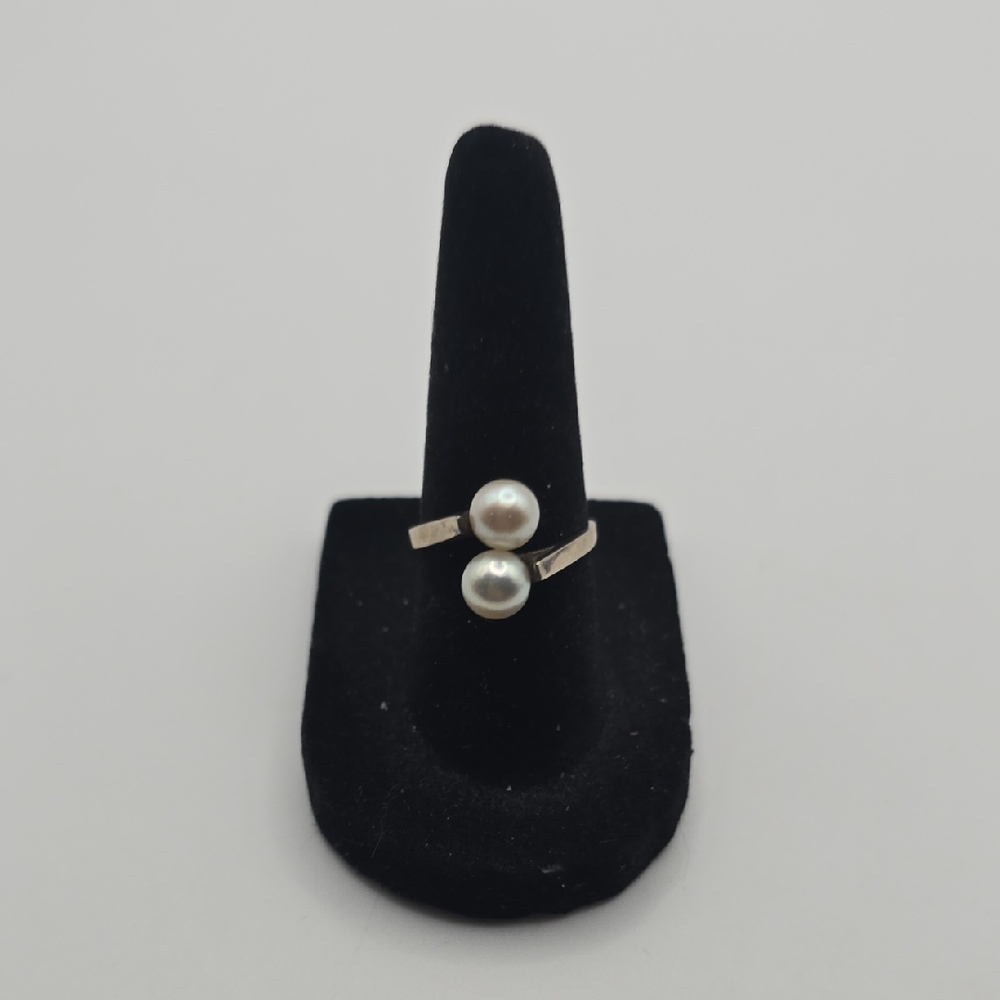6.75 10k White Gold Pearl Ring